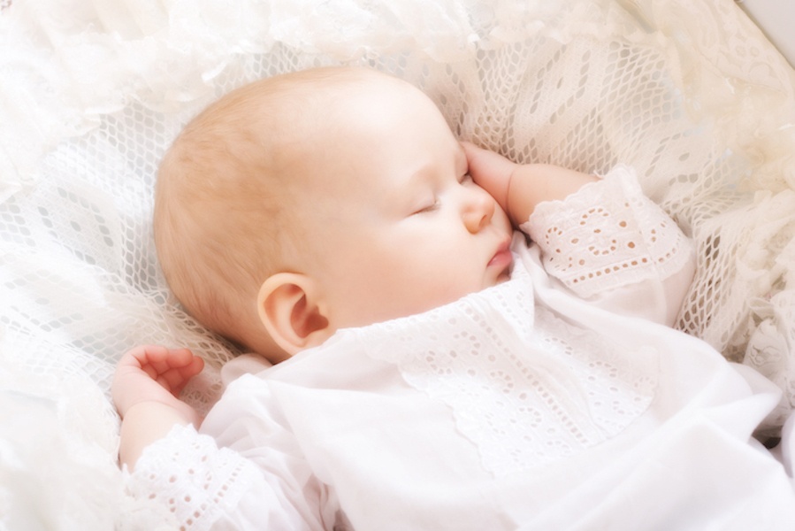 10 Easy Ways to Fix Your Newborn’s Day Night Confusion