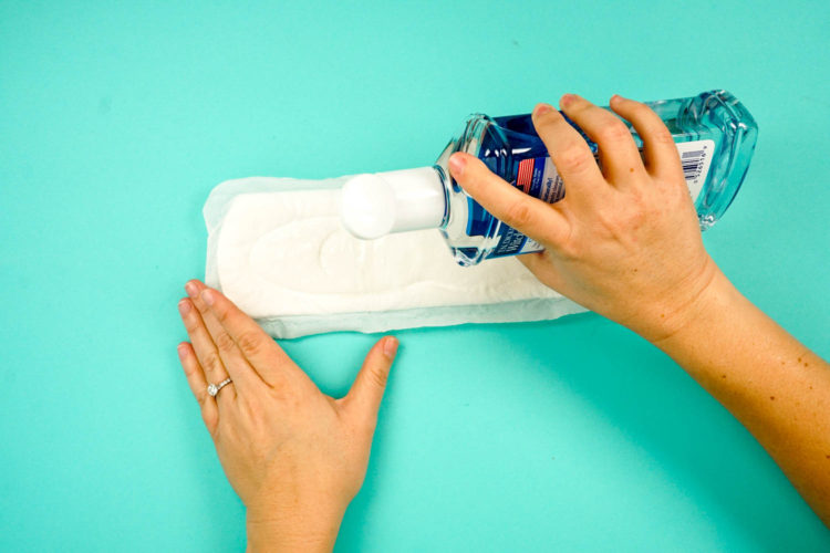 DIY Padsicles (Frozen Pads for Postpartum Healing)