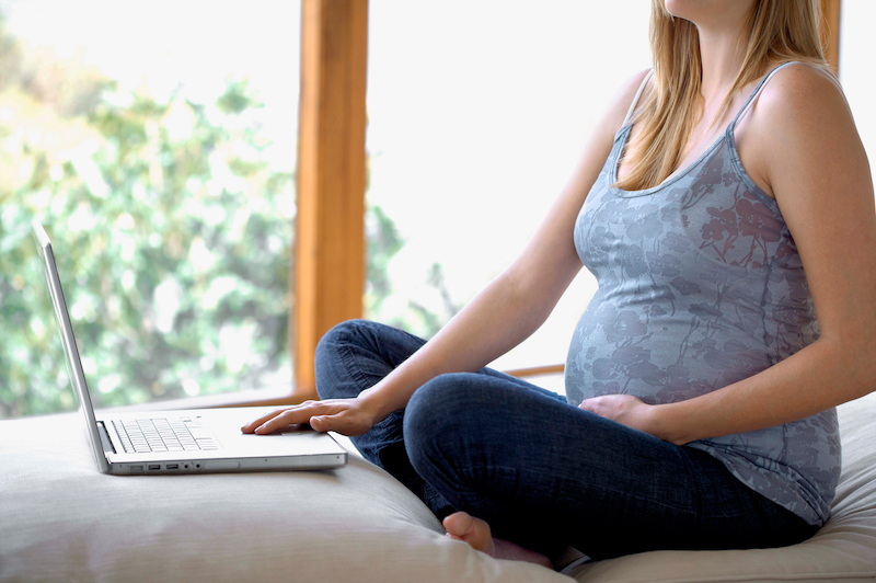 pregnant woman shopping online