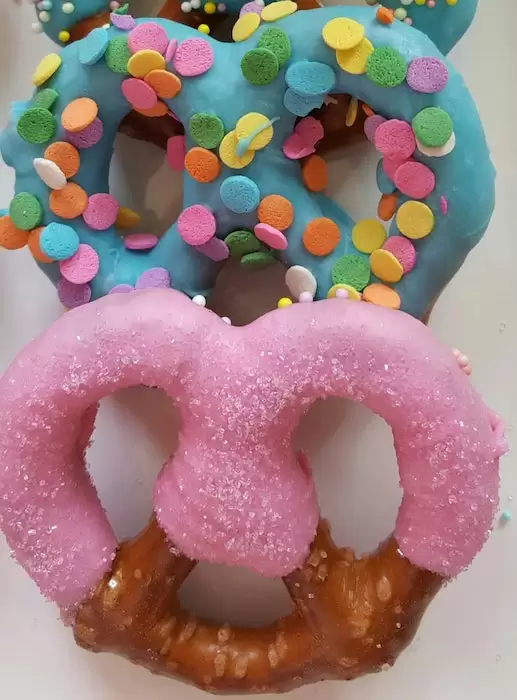 colored pretzels for gender reveal food