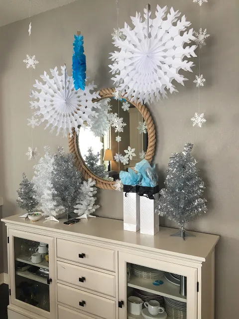 winter baby shower - snowflake decor