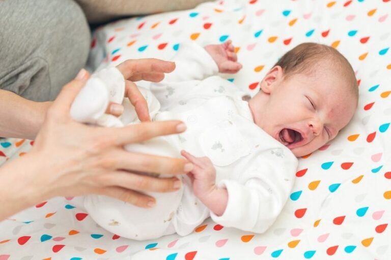5 Tips to Help your Colic Baby Sleep (That Actually Work)