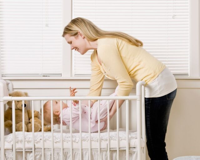 Easy Guide for When to Lower Your Baby's Crib Mattress