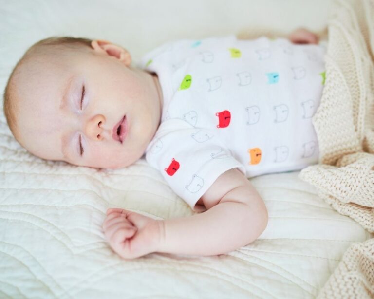 tips-tricks-on-how-to-keep-your-baby-warm-at-night