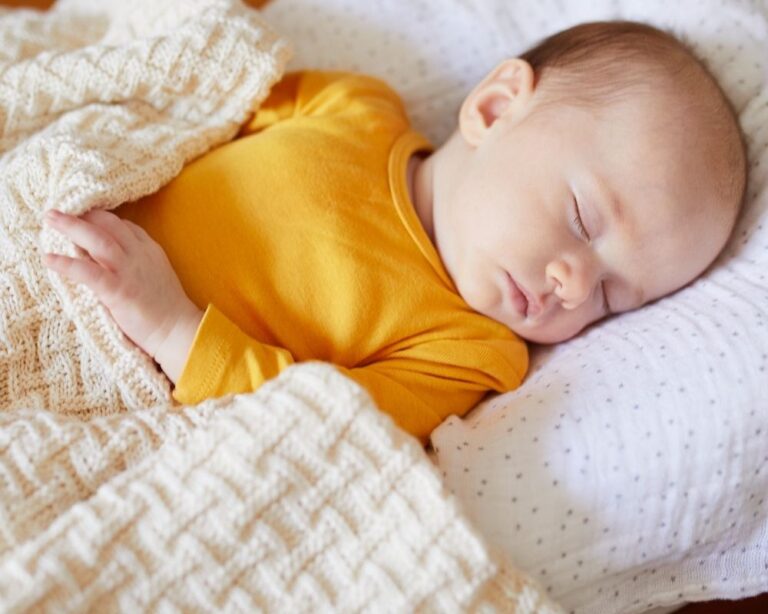 Tips & Tricks on How to Keep Your Baby Warm at Night