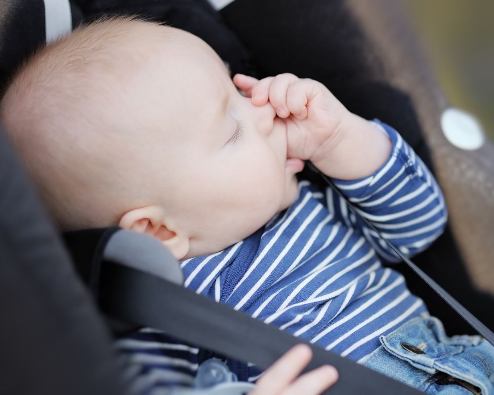 5 Benefits of Thumb Sucking for Babies