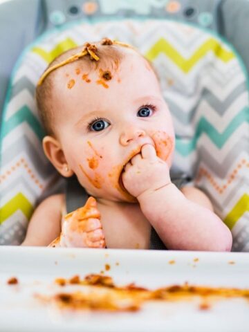 baby eating solid foods baby led weaning