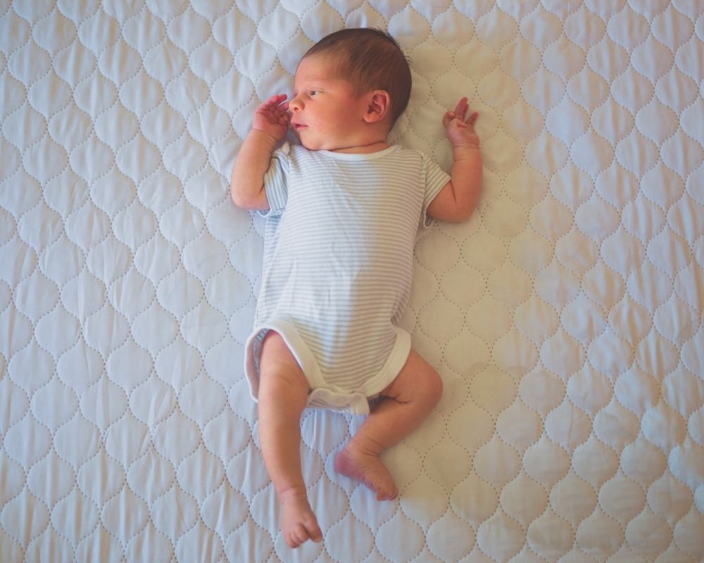Newborns should wear light layers to bed in summer