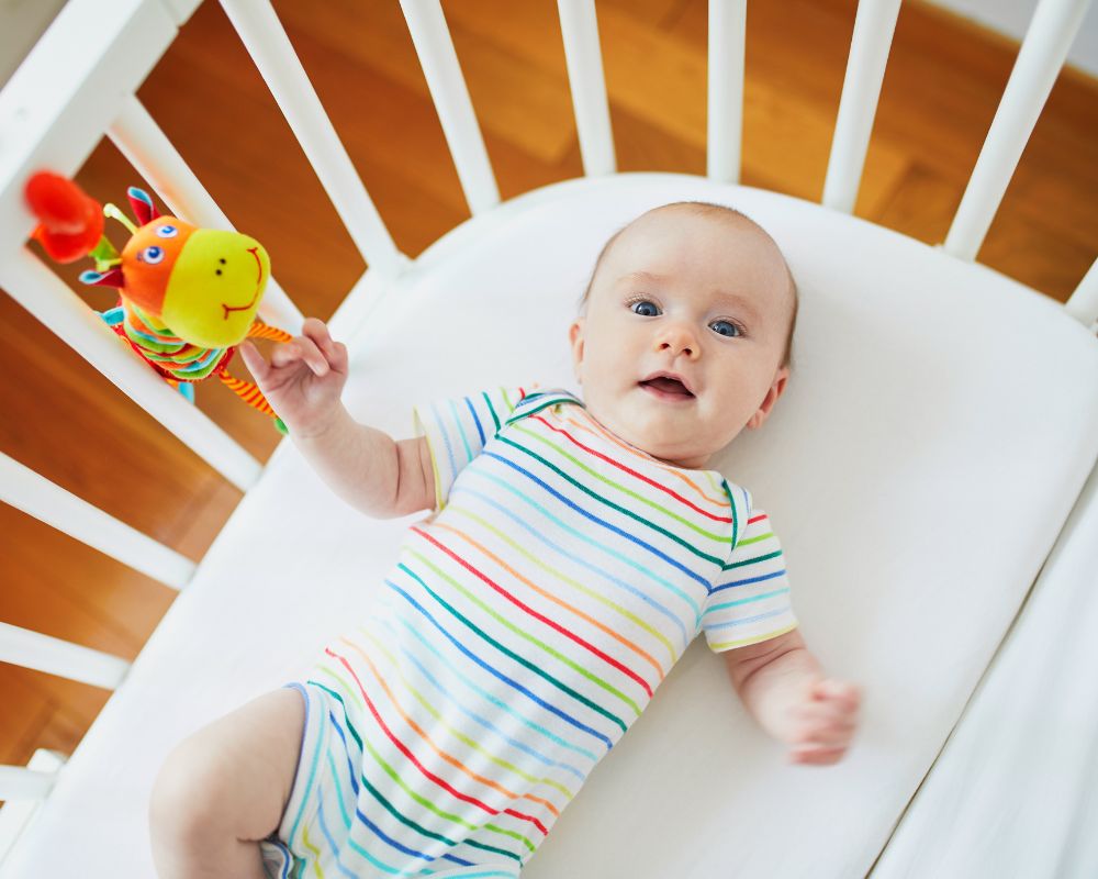 baby awake in crib - use crib hour to help baby fall back asleep