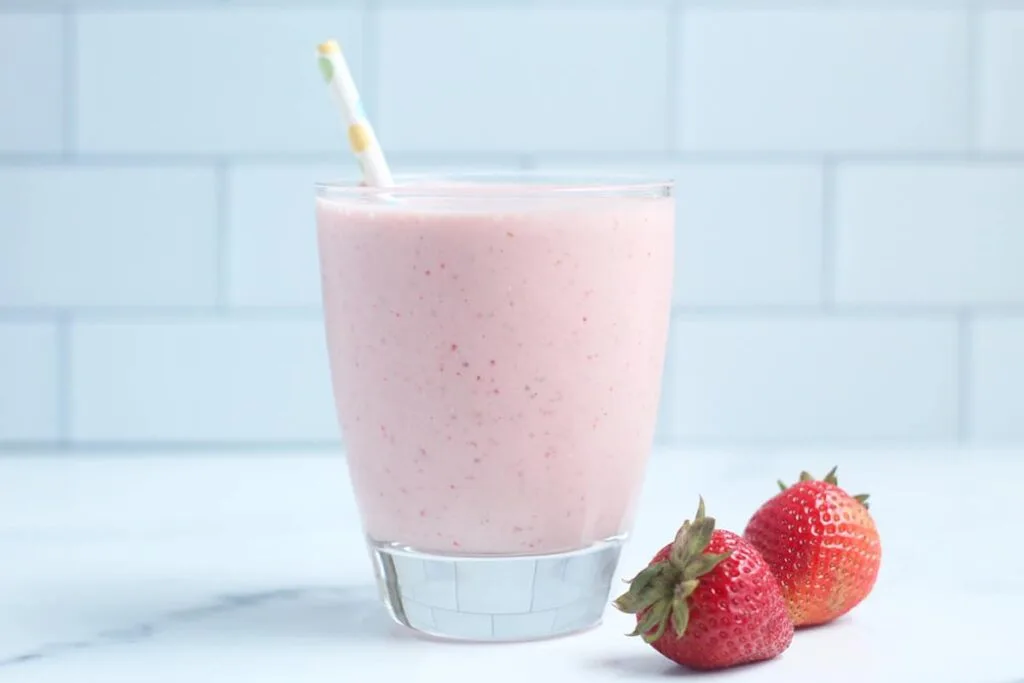 strawberry lactation smoothie