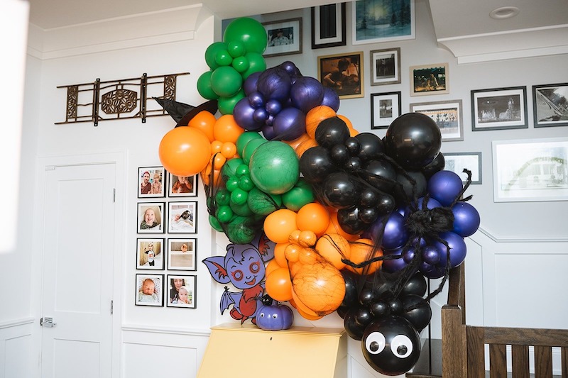 Halloween sip and see balloon arch