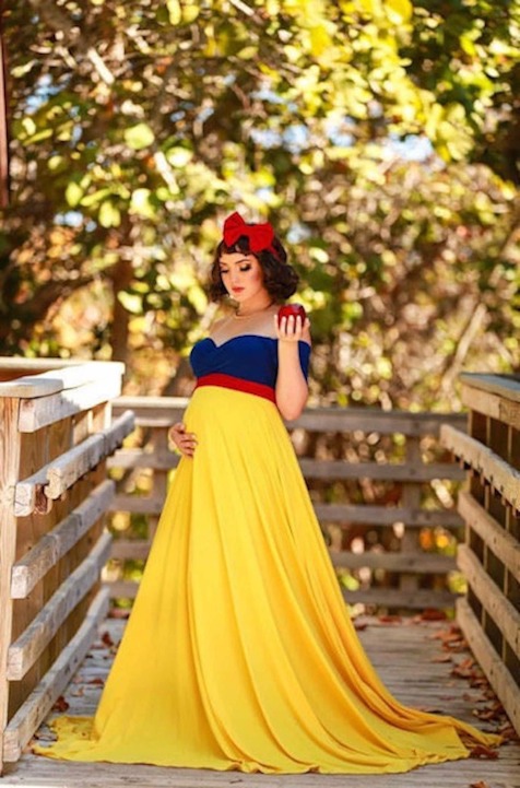 Snow White Halloween maternity costume