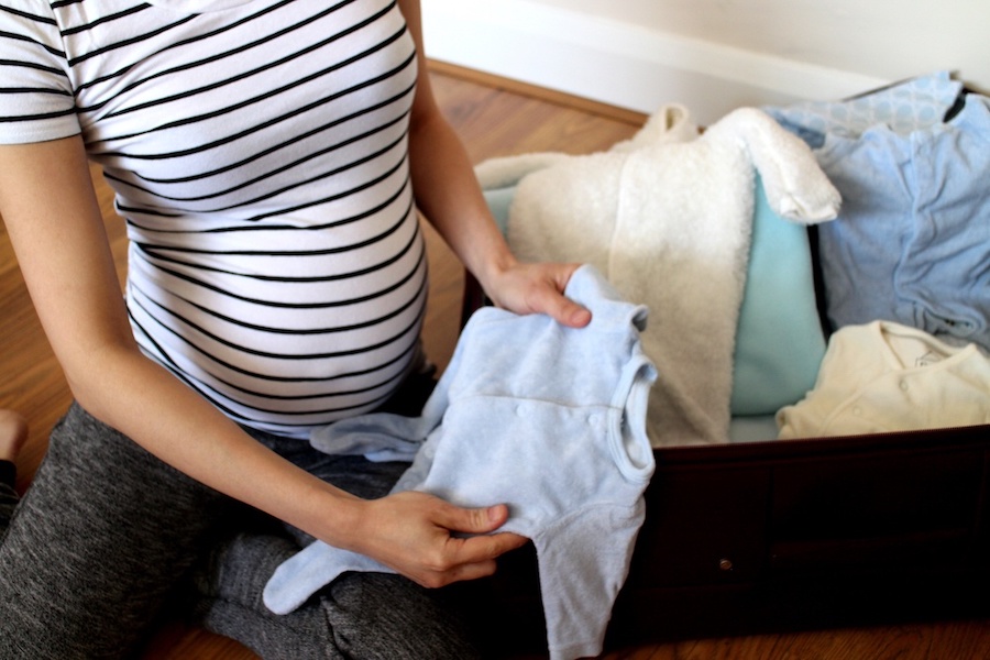 10 Things No One Tells You to Pack in Your Labor & Delivery Hospital Bag  (Plus a Free Printable)